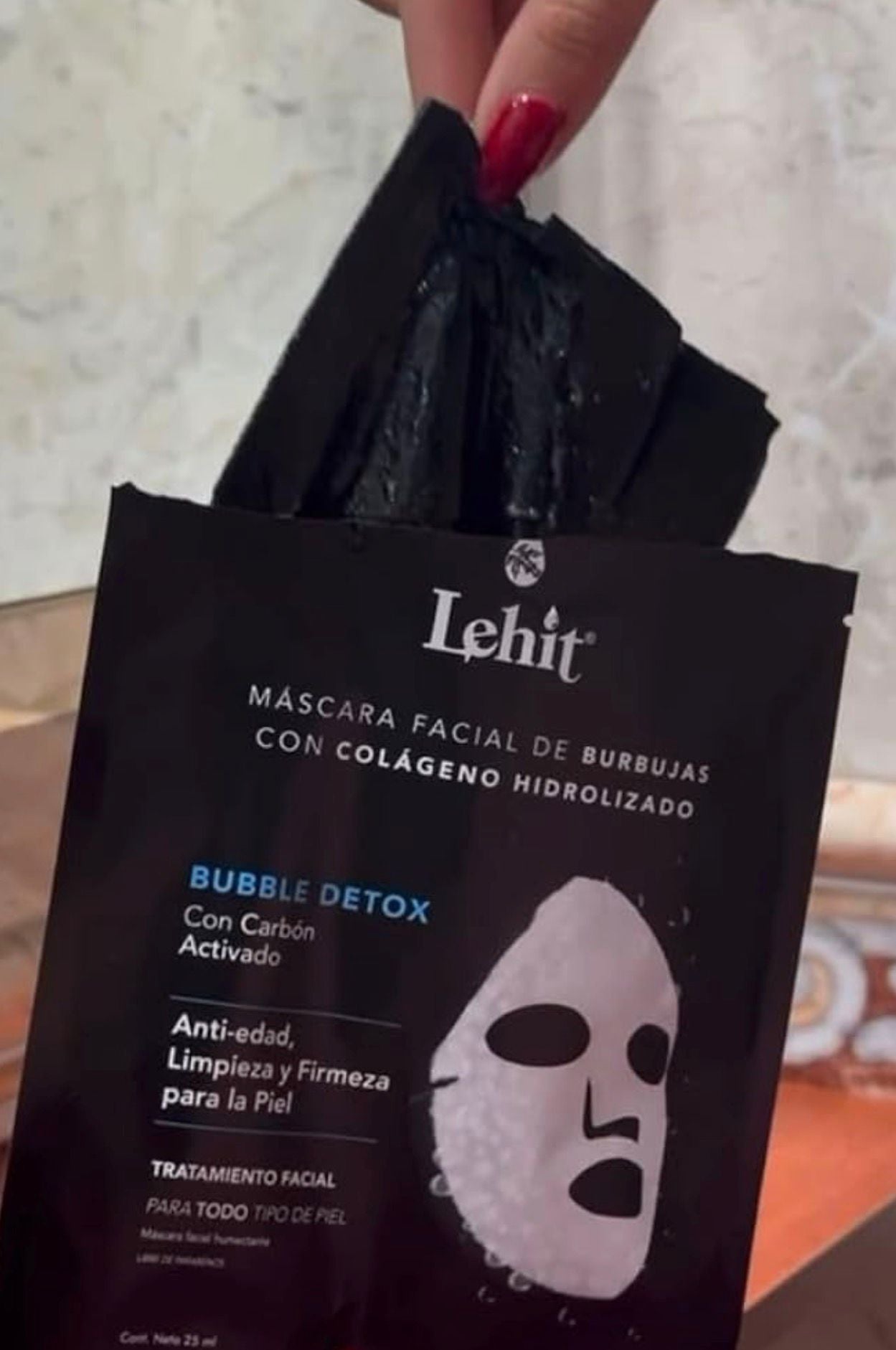 Bubble Facial Mask with Collagen & Charcoal – Hydrating Formula