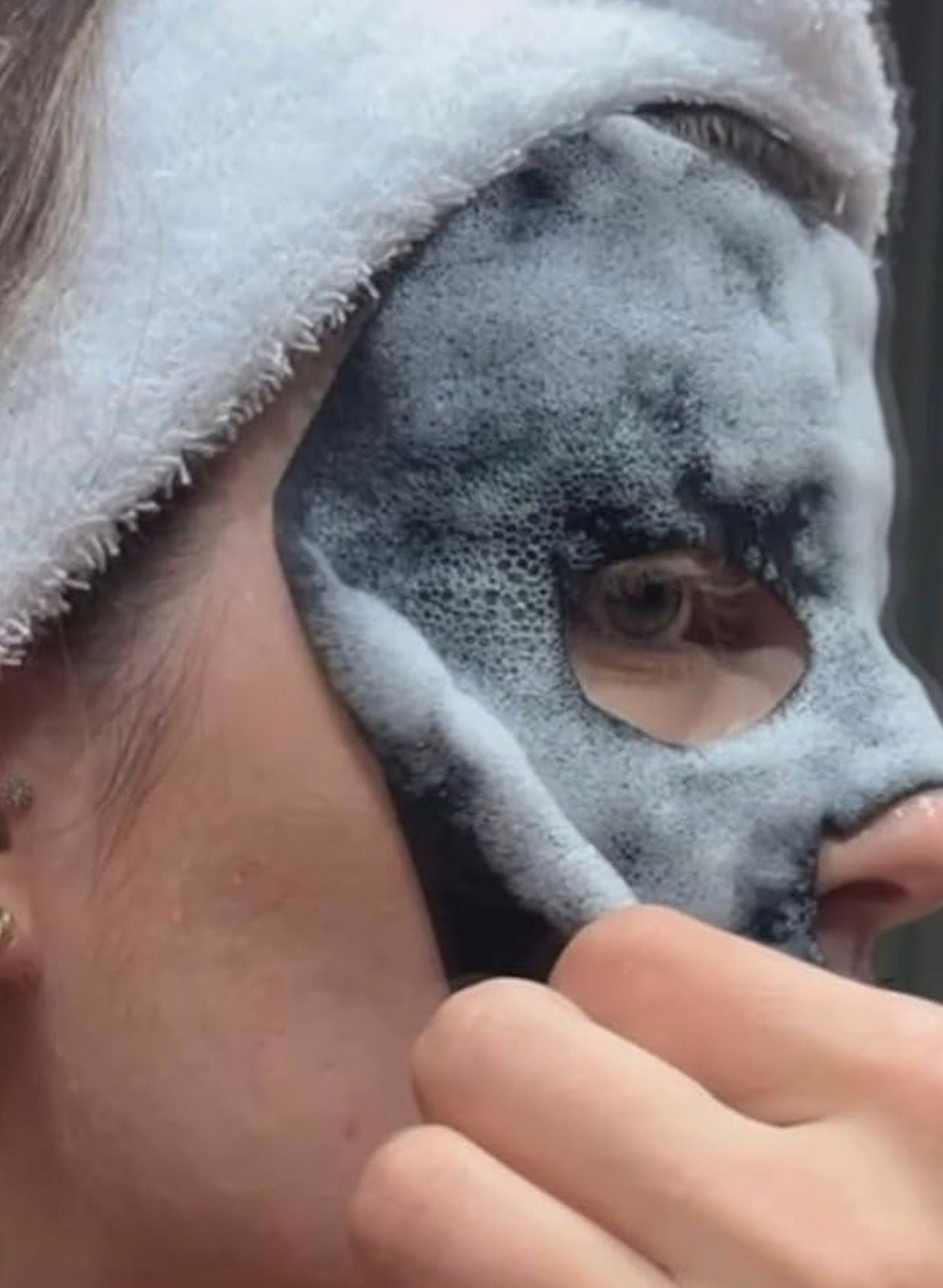 Bubble Facial Mask with Collagen & Charcoal – Hydrating Formula