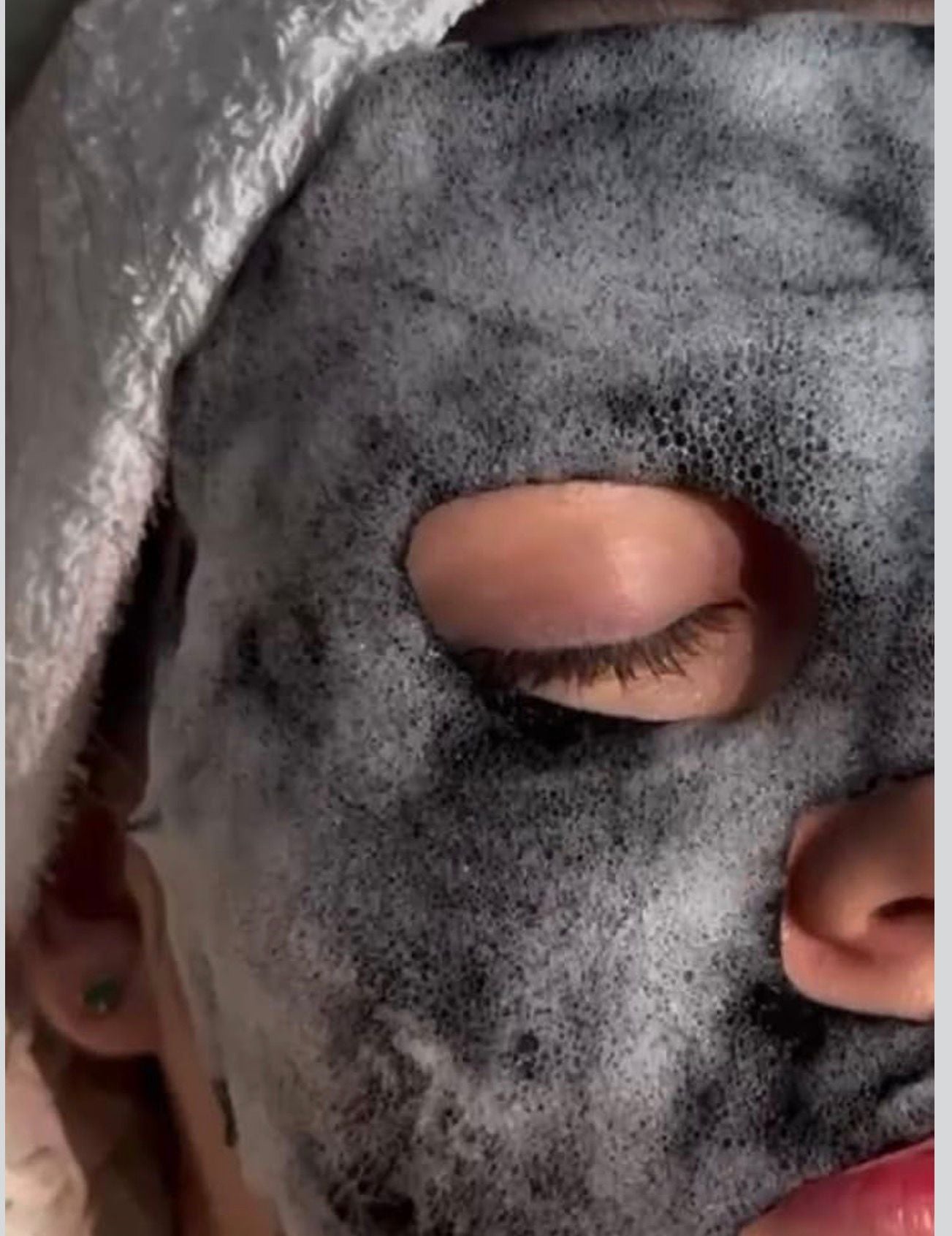 Bubble Facial Mask with Collagen & Charcoal – Hydrating Formula