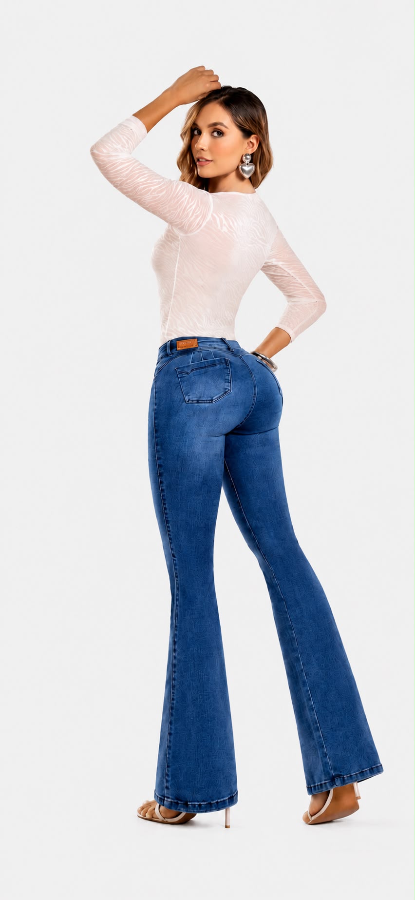 Colombian Flare Jeans Ref. 1695 – High Waist Butt-Lifting Ultra Stretch Denim with Peach Skin Finish